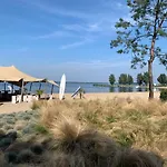 In Bester Lage - Dachterrasse Mit Meerblick - Grosser Eingezaeunter Garten - Kinderfreundlich - Hunde Inklusive - 4 Sterne - Direkt Am - Pool Inklusive Vakantiehuis *