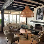 In Bester Lage - Dachterrasse Mit Meerblick - Grosser Eingezaeunter Garten - Kinderfreundlich - Hunde Inklusive - 4 Sterne - Direkt Am - Pool Inklusive