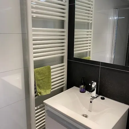 بيت للعطل In Bester Lage - Dachterrasse Mit Meerblick - Grosser Eingezaeunter Garten - Kinderfreundlich - Hunde Inklusive - 4 Sterne - Direkt Am - Pool Inklusive