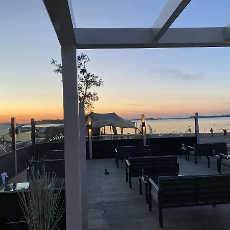 In Bester Lage - Dachterrasse Mit Meerblick - Grosser Eingezaeunter Garten - Kinderfreundlich - Hunde Inklusive - 4 Sterne - Direkt Am - Pool Inklusive بيت للعطل