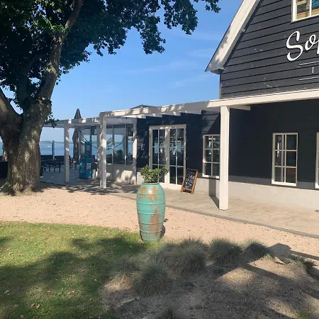 In Bester Lage - Dachterrasse Mit Meerblick - Grosser Eingezaeunter Garten - Kinderfreundlich - Hunde Inklusive - 4 Sterne - Direkt Am - Pool Inklusive بيت للعطل