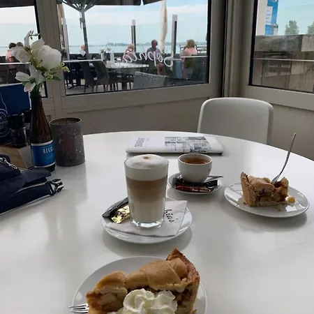 In Bester Lage - Dachterrasse Mit Meerblick - Grosser Eingezaeunter Garten - Kinderfreundlich - Hunde Inklusive - 4 Sterne - Direkt Am - Pool Inklusive هولْسْهورست