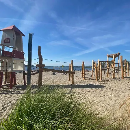 In Bester Lage - Dachterrasse Mit Meerblick - Grosser Eingezaeunter Garten - Kinderfreundlich - Hunde Inklusive - 4 Sterne - Direkt Am - Pool Inklusive بيت للعطل *