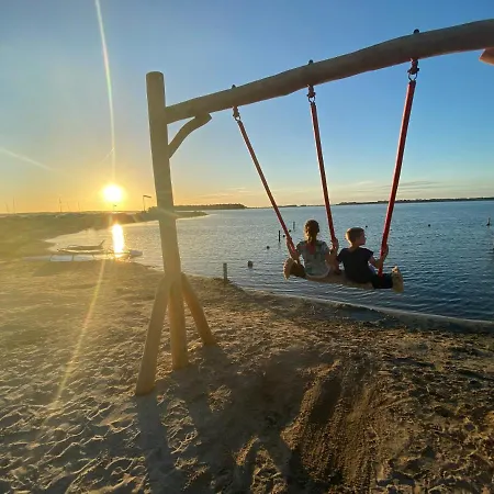 In Bester Lage - Dachterrasse Mit Meerblick - Grosser Eingezaeunter Garten - Kinderfreundlich - Hunde Inklusive - 4 Sterne - Direkt Am - Pool Inklusive بيت للعطل هولْسْهورست
