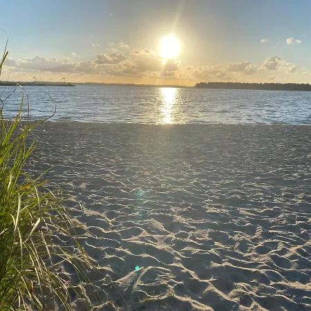 In Bester Lage - Dachterrasse Mit Meerblick - Grosser Eingezaeunter Garten - Kinderfreundlich - Hunde Inklusive - 4 Sterne - Direkt Am - Pool Inklusive بيت للعطل *