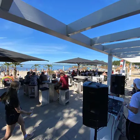 بيت للعطل In Bester Lage - Dachterrasse Mit Meerblick - Grosser Eingezaeunter Garten - Kinderfreundlich - Hunde Inklusive - 4 Sterne - Direkt Am - Pool Inklusive