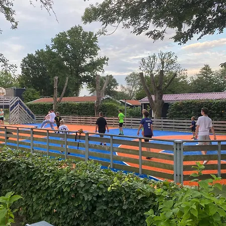In Bester Lage - Dachterrasse Mit Meerblick - Grosser Eingezaeunter Garten - Kinderfreundlich - Hunde Inklusive - 4 Sterne - Direkt Am - Pool Inklusive بيت للعطل *