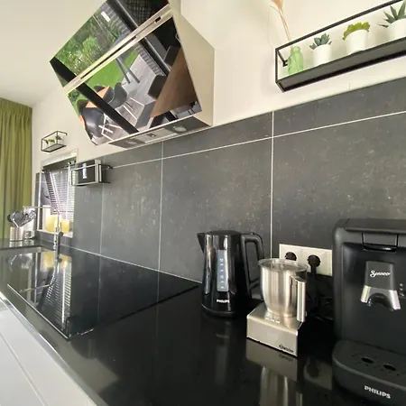 In Bester Lage - Dachterrasse Mit Meerblick - Grosser Eingezaeunter Garten - Kinderfreundlich - Hunde Inklusive - 4 Sterne - Direkt Am - Pool Inklusive بيت للعطل