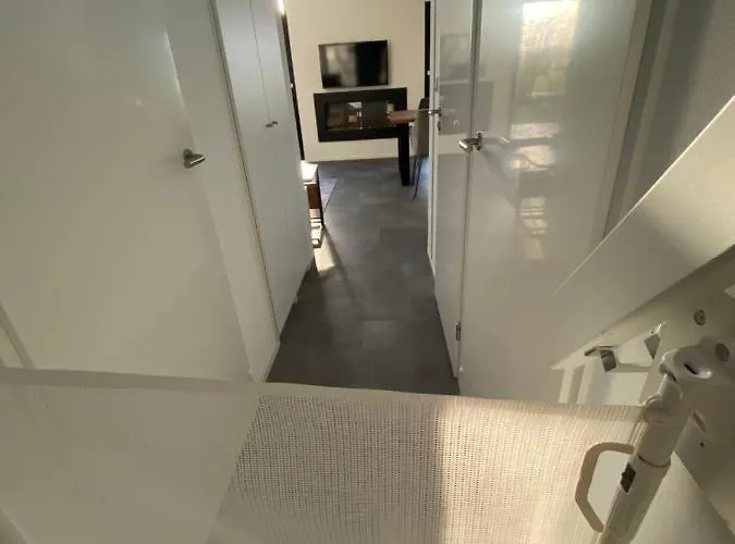 In Bester Lage - Dachterrasse Mit Meerblick - Grosser Eingezaeunter Garten - Kinderfreundlich - Hunde Inklusive - 4 Sterne - Direkt Am - Pool Inklusive