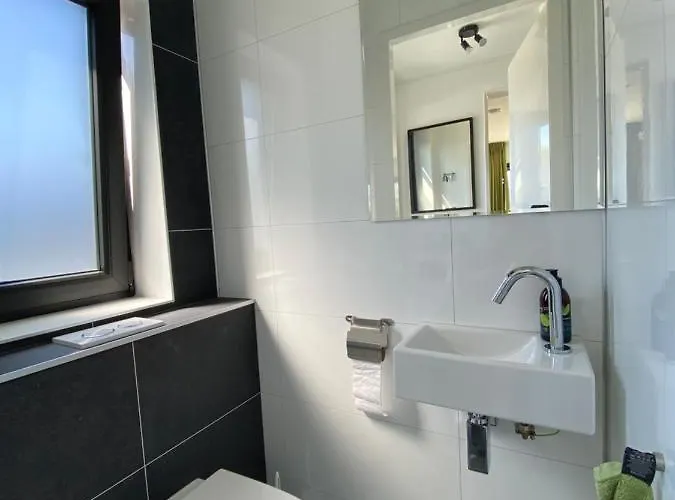 Dom wakacyjny In Bester Lage - Dachterrasse Mit Meerblick - Grosser Eingezaeunter Garten - Kinderfreundlich - Hunde Inklusive - 4 Sterne - Direkt Am - Pool Inklusive *