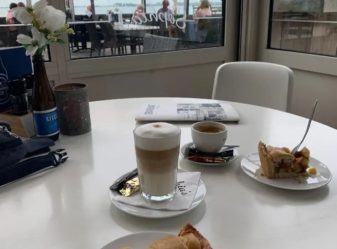 In Bester Lage - Dachterrasse Mit Meerblick - Grosser Eingezaeunter Garten - Kinderfreundlich - Hunde Inklusive - 4 Sterne - Direkt Am - Pool Inklusive Hulshorst