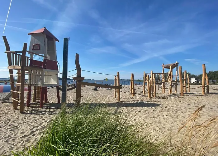 In Bester Lage - Dachterrasse Mit Meerblick - Grosser Eingezaeunter Garten - Kinderfreundlich - Hunde Inklusive - 4 Sterne - Direkt Am - Pool Inklusive Dom wakacyjny *