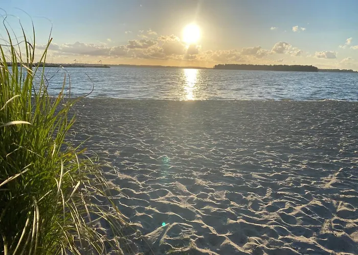 In Bester Lage - Dachterrasse Mit Meerblick - Grosser Eingezaeunter Garten - Kinderfreundlich - Hunde Inklusive - 4 Sterne - Direkt Am - Pool Inklusive Dom wakacyjny *
