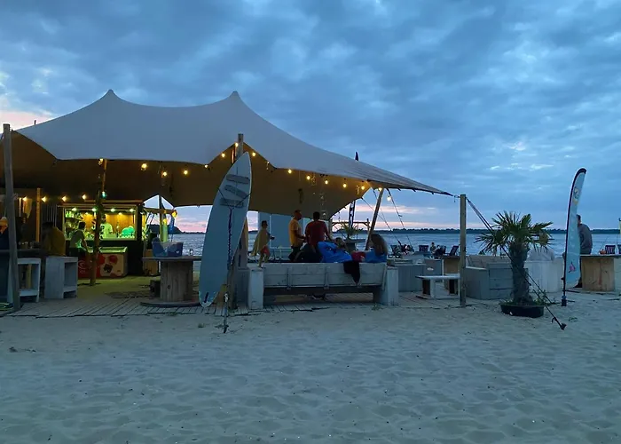 In Bester Lage - Dachterrasse Mit Meerblick - Grosser Eingezaeunter Garten - Kinderfreundlich - Hunde Inklusive - 4 Sterne - Direkt Am - Pool Inklusive Dom wakacyjny