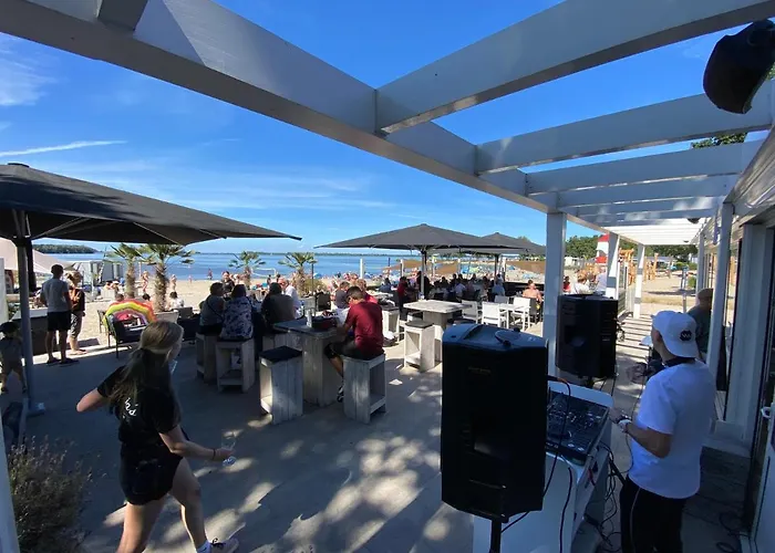 Dom wakacyjny In Bester Lage - Dachterrasse Mit Meerblick - Grosser Eingezaeunter Garten - Kinderfreundlich - Hunde Inklusive - 4 Sterne - Direkt Am - Pool Inklusive