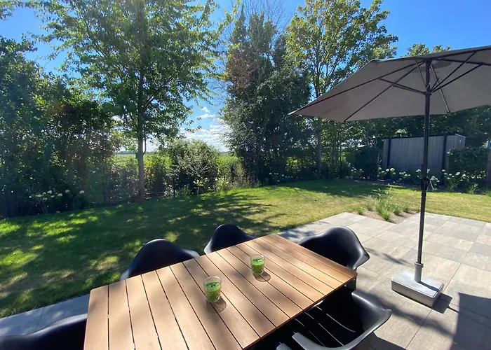 In Bester Lage - Dachterrasse Mit Meerblick - Grosser Eingezaeunter Garten - Kinderfreundlich - Hunde Inklusive - 4 Sterne - Direkt Am - Pool Inklusive *