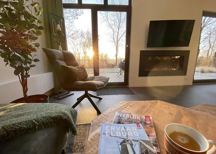 In Bester Lage - Dachterrasse Mit Meerblick - Grosser Eingezaeunter Garten - Kinderfreundlich - Hunde Inklusive - 4 Sterne - Direkt Am - Pool Inklusive *