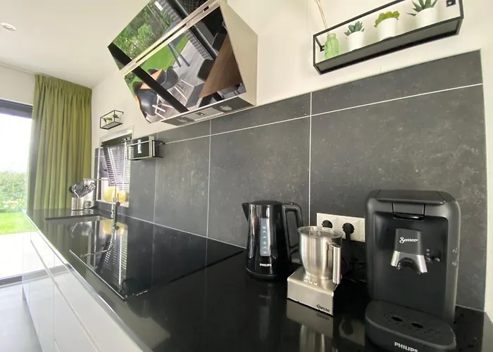 In Bester Lage - Dachterrasse Mit Meerblick - Grosser Eingezaeunter Garten - Kinderfreundlich - Hunde Inklusive - 4 Sterne - Direkt Am - Pool Inklusive Dom wakacyjny