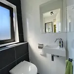 Ferienhaus In Bester Lage - Dachterrasse Mit Meerblick - Großer Eingezäunter Garten - Kinderfreundlich - Hunde Inklusive - 4 Sterne - Direkt Am - Pool Inklusive *