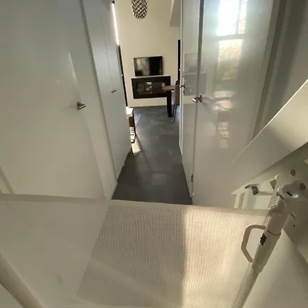 In Bester Lage - Dachterrasse Mit Meerblick - Grosser Eingezaeunter Garten - Kinderfreundlich - Hunde Inklusive - 4 Sterne - Direkt Am - Pool Inklusive