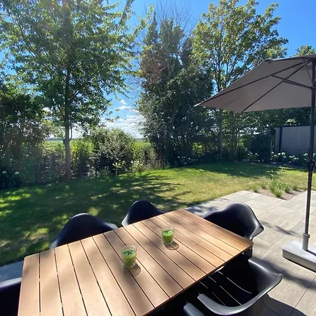 In Bester Lage - Dachterrasse Mit Meerblick - Grosser Eingezaeunter Garten - Kinderfreundlich - Hunde Inklusive - 4 Sterne - Direkt Am - Pool Inklusive *