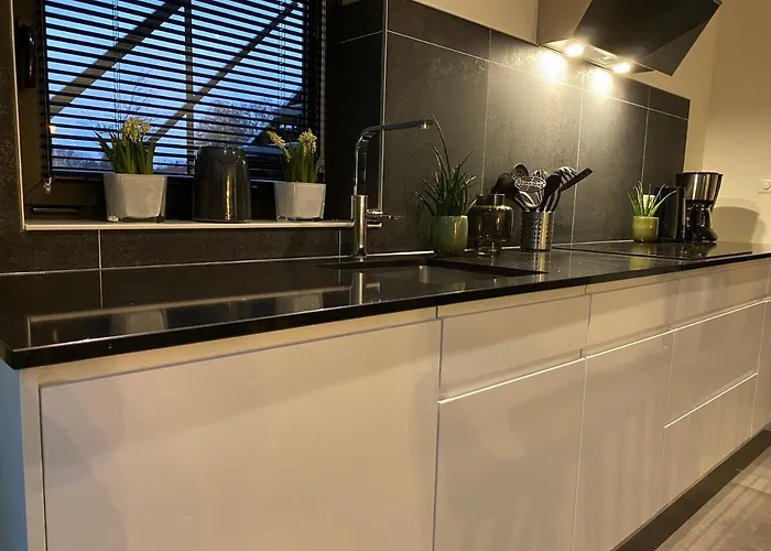 In Bester Lage - Dachterrasse Mit Meerblick - Grosser Eingezaeunter Garten - Kinderfreundlich - Hunde Inklusive - 4 Sterne - Direkt Am - Pool Inklusive Hulshorst