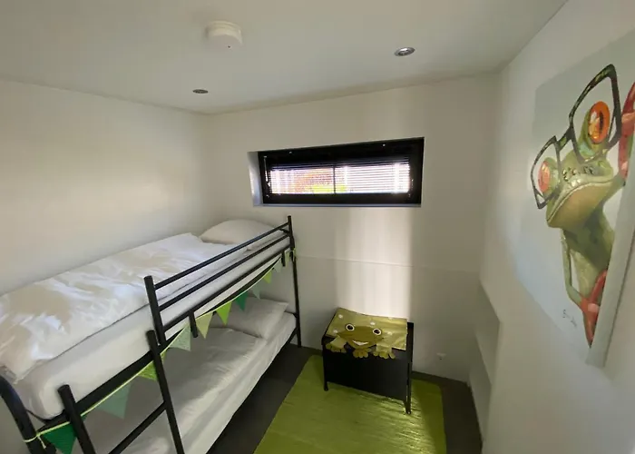 In Bester Lage - Dachterrasse Mit Meerblick - Grosser Eingezaeunter Garten - Kinderfreundlich - Hunde Inklusive - 4 Sterne - Direkt Am - Pool Inklusive *