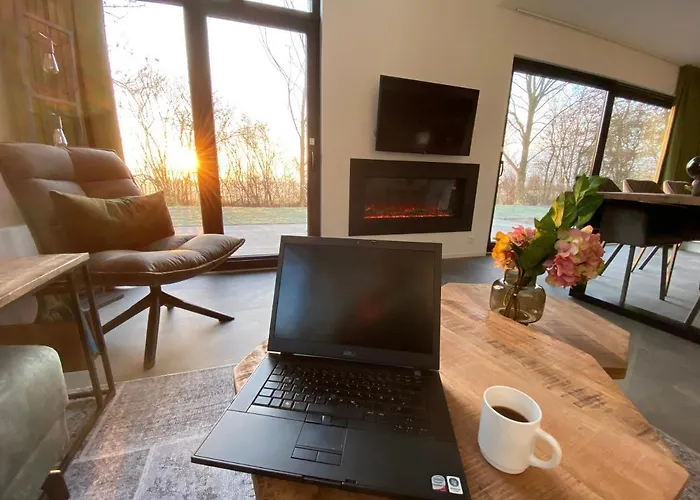 In Bester Lage - Dachterrasse Mit Meerblick - Grosser Eingezaeunter Garten - Kinderfreundlich - Hunde Inklusive - 4 Sterne - Direkt Am - Pool Inklusive 펜션 훌쇼스트