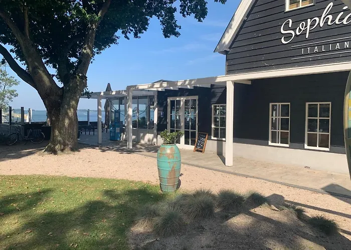 Villa: Beachfront With Sea View Terrace And Pet-friendly Garden Holiday home