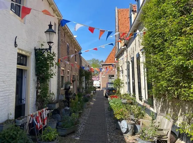 펜션 In Bester Lage - Dachterrasse Mit Meerblick - Grosser Eingezaeunter Garten - Kinderfreundlich - Hunde Inklusive - 4 Sterne - Direkt Am - Pool Inklusive