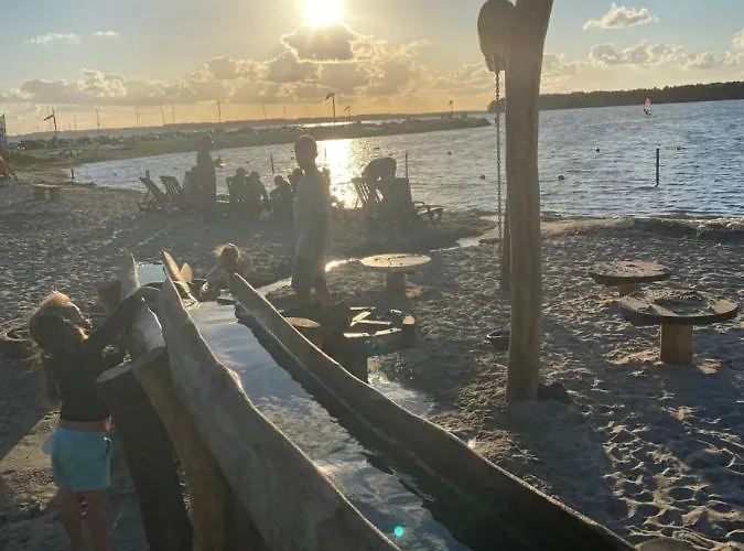 In Bester Lage - Dachterrasse Mit Meerblick - Grosser Eingezaeunter Garten - Kinderfreundlich - Hunde Inklusive - 4 Sterne - Direkt Am - Pool Inklusive