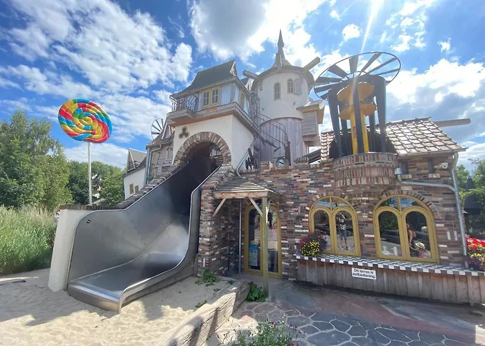 In Bester Lage - Dachterrasse Mit Meerblick - Grosser Eingezaeunter Garten - Kinderfreundlich - Hunde Inklusive - 4 Sterne - Direkt Am - Pool Inklusive *